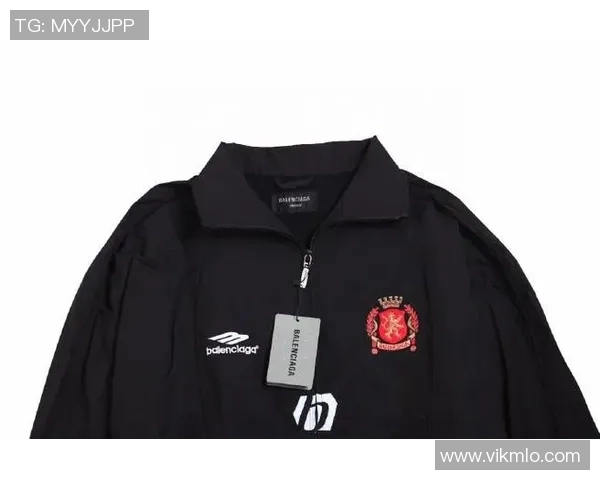 足球明星卫衣刺绣图展现运动魅力与时尚风格的完美结合