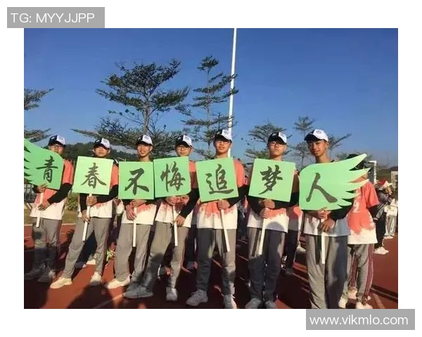 校园足球魅力无限黑板报设计分享让青春在绿茵场上绽放光彩 校园足球魅力无限黑板报设计分享让青春在绿茵场上绽放光彩