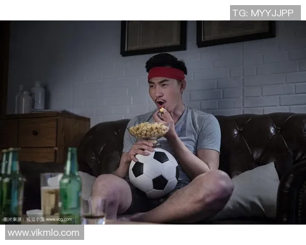 熬夜看足球的乐趣与挑战如何平衡健康与激情的双重考验 熬夜看足球的乐趣与挑战如何平衡健康与激情的双重考验